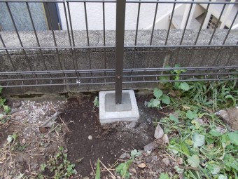 木製塀をグリッドフェンスお取替え 木製塀をグリッドフェンスお取替え